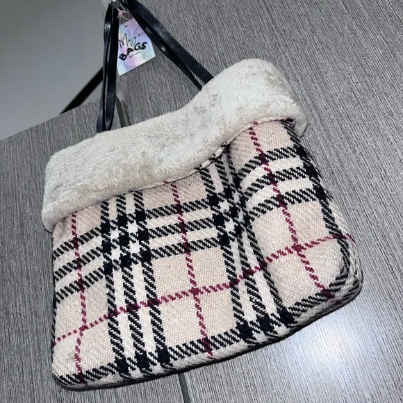 Burberry: Sherpa Fur Shearling Nova Check Reversible Tote ❤️ (rare find) - Picture 9 of 16